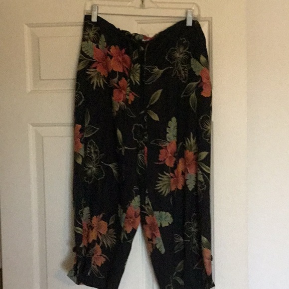 Wide leg cropped pants - Picture 2 of 5